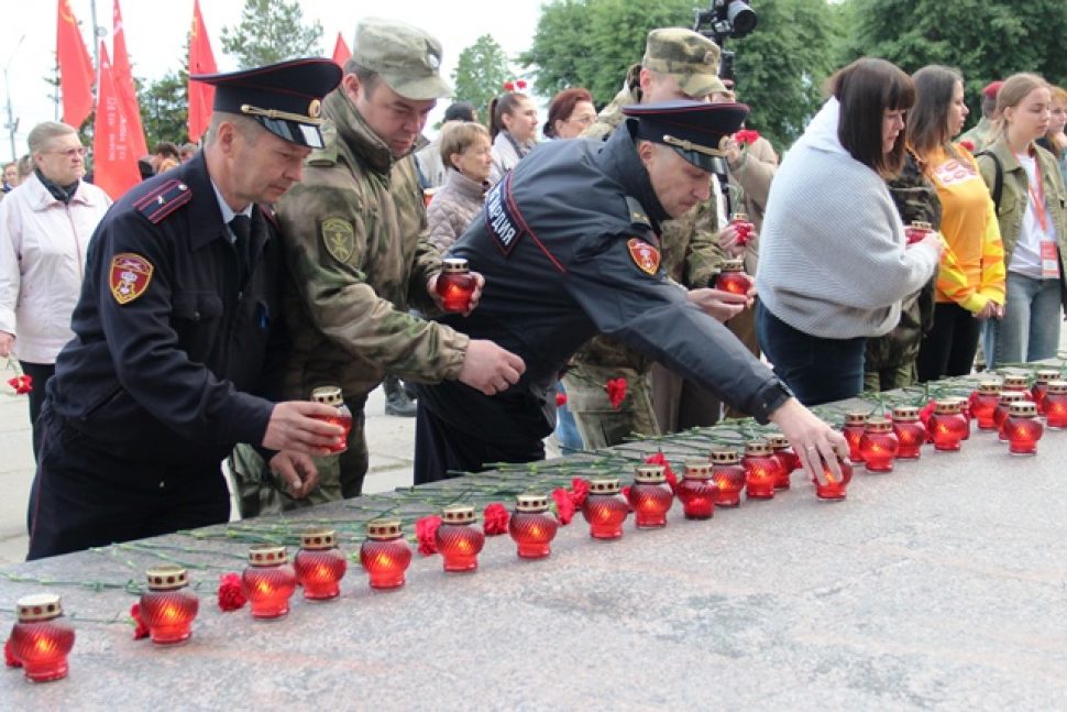 Росгвардейцы приняли участие во всероссийской акции «Свеча памяти»